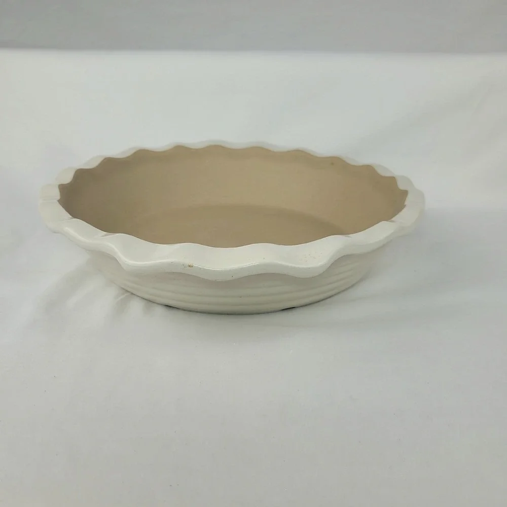 Pampered Chef Family Heritage Stoneware Deep Dish Pie Plate White Scalloped 9in
